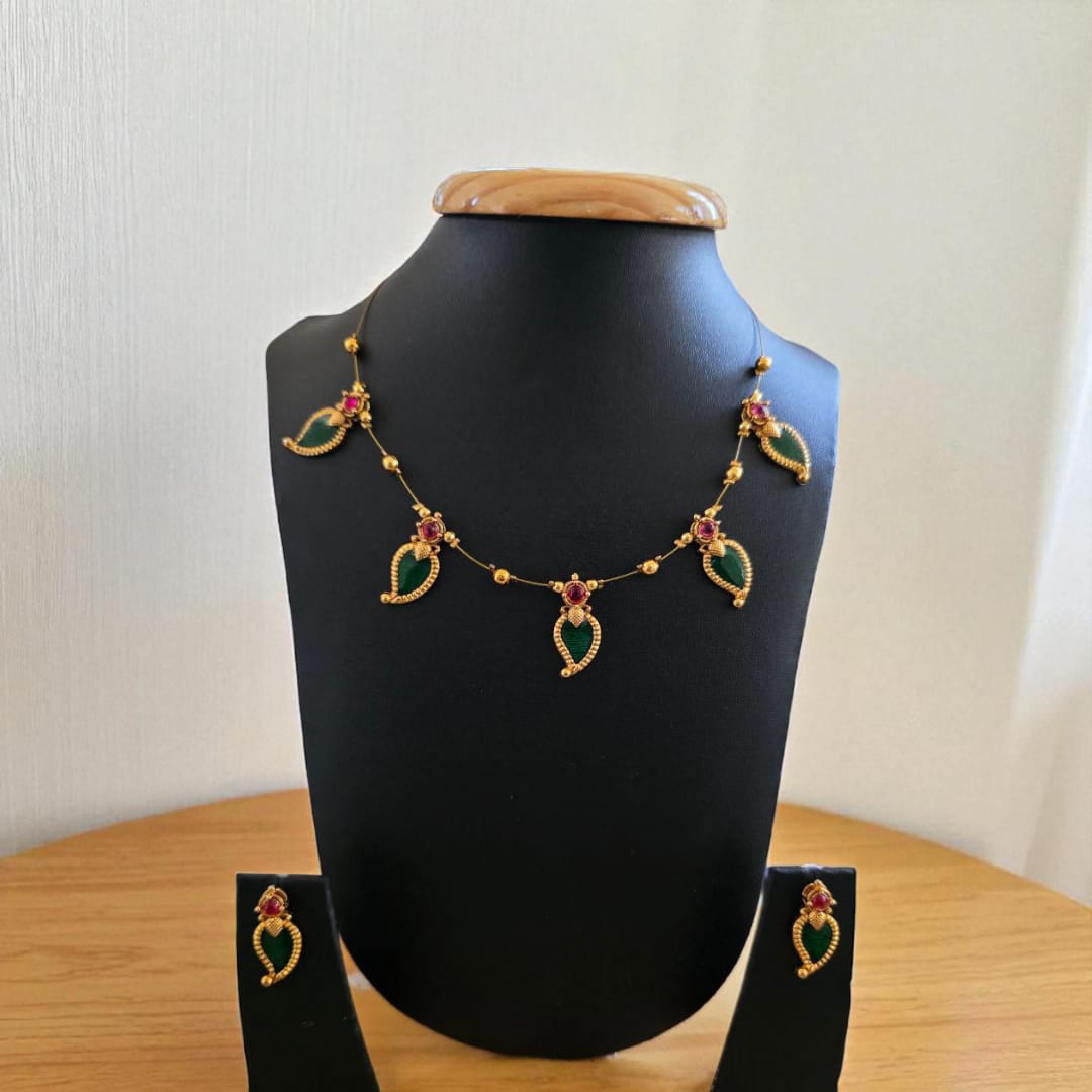 Mango Pendant Invisible Chain